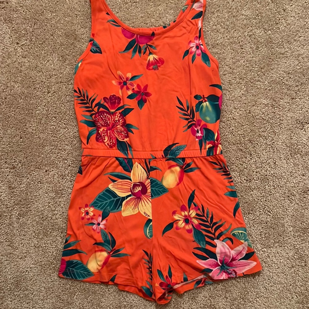 Girl’s floral cotton romper size xl soft and comfy